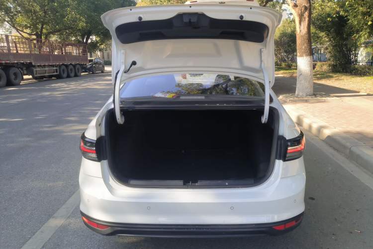 Used Volkswagen Lavida 2023 New Rui 1.5L Automatic New Yi Edition