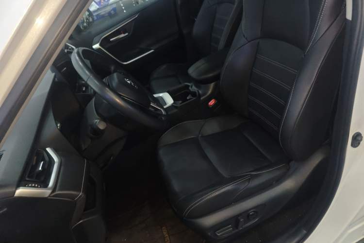 Used Toyota Wildlander 2023 2.0L CVT Four-Wheel Drive Luxury PLUS Edition
