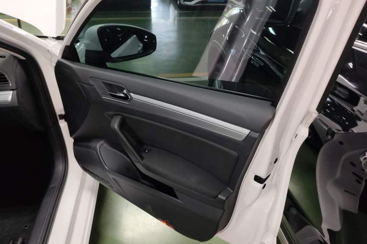 Used Volkswagen Lamando 2021 230TSI DSG Fashion Edition
