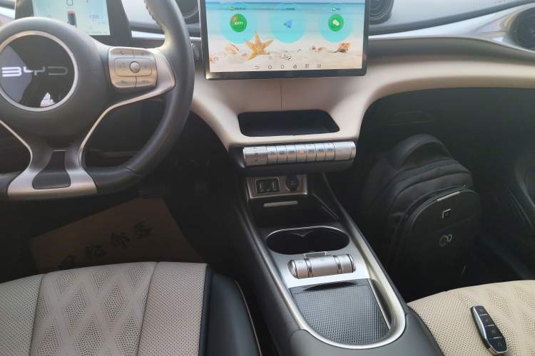 Used BYD Dolphin 2023 420 km Free Version
