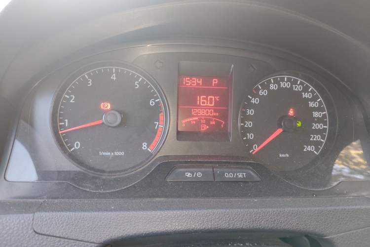 Used Volkswagen Santana 2015 1.6L Automatic Fashion Edition