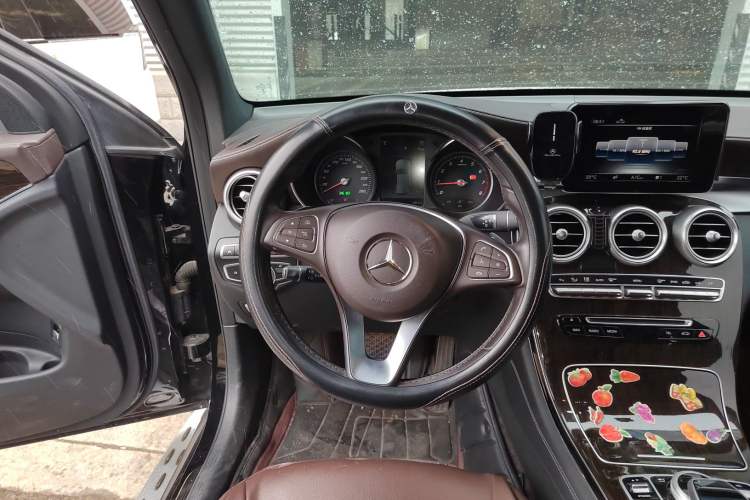 Used Mercedes-Benz GLC 2018 GLC 260 4MATIC Luxury Model
