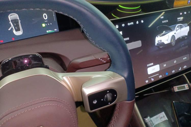 Used  11 2022 Long-Range Dual-Motor Luxury Edition 5 Seats