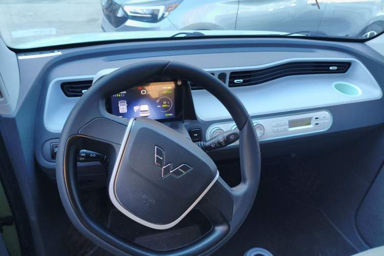 Used Wuling Hongguang MINIEV 2021 Macaron Fashion Model Lithium Iron Phosphate
