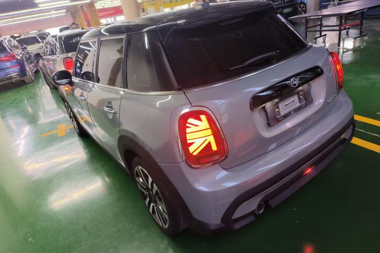 Used  MINI 2022 Updated 1.5T COOPER Classic Edition Five-Door Version
