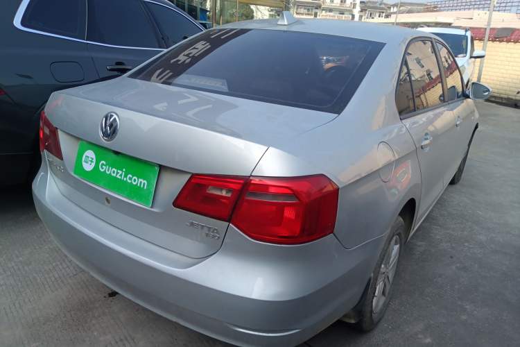 Used Volkswagen Jetta 2015 Value Edition 1.6L Manual Fashionable Style
