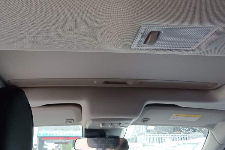 Used Buick Encore 2015 1.4T Automatic Two-Wheel Drive Urban Elite Version
