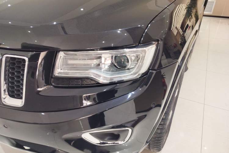 Used  Grand Cherokee 2015 3.6L Luxury Navigation Edition