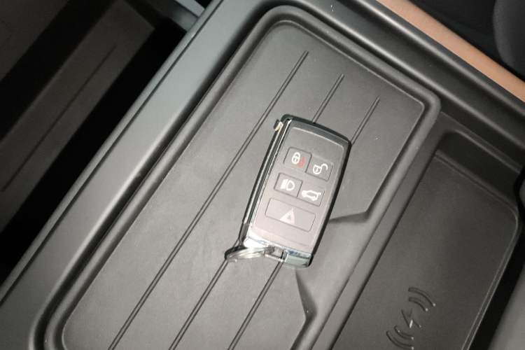 Used Land Rover Defender 2023 Facelift 110 3.0T P400 X-DYNAMIC HSE
