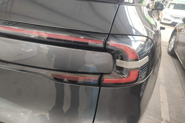 Used  Q07 2025 215 Flagship PLUS
