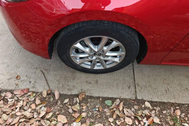 Used Mazda Mazda 3 Axela 2019 Cloud-Control Edition Hatchback 1.5L Automatic Comfort Model China VI Standard
