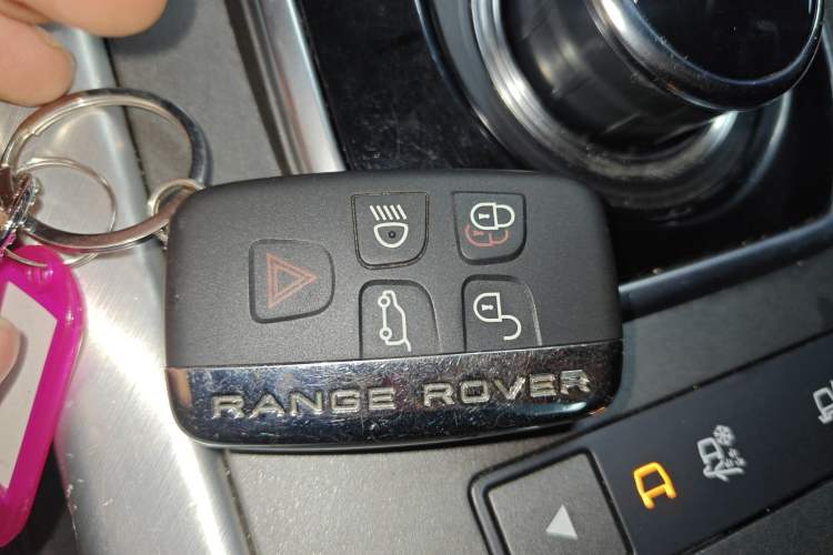 Used Land Rover Range Rover Evoque 2018 240PS PURE Style Edition
