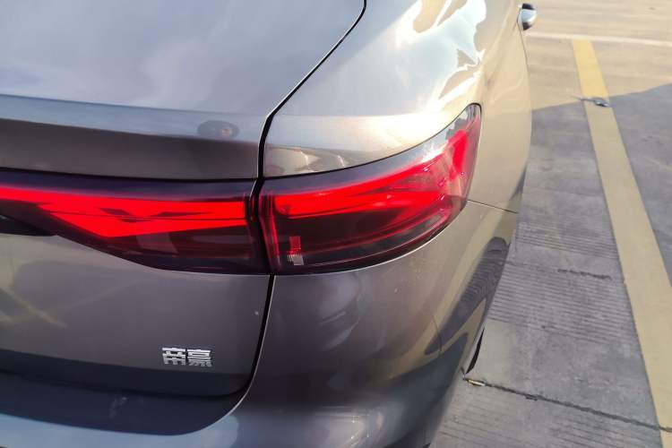 Used Geely Auto Emgrand 2022 4th Generation 1.5L CVT Flagship Model
