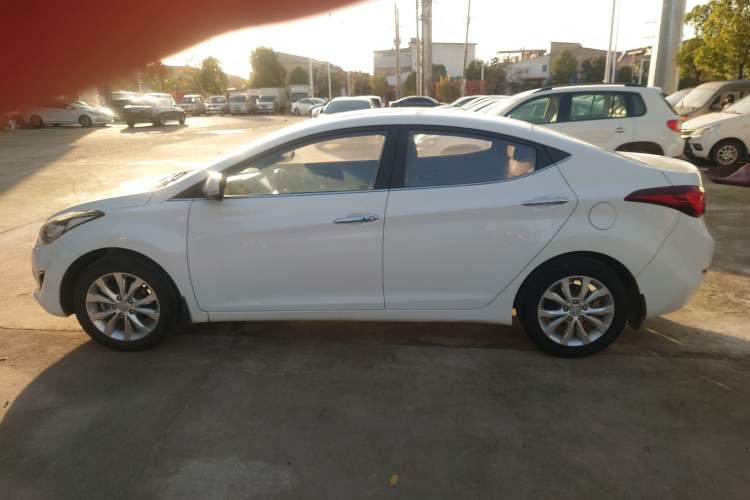Used Hyundai Elantra 2016 1.6L Manual Prestige Edition
