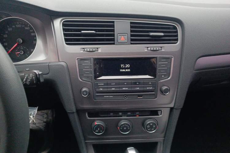 Used Volkswagen Golf 2016 1.6L Automatic Fashion Model