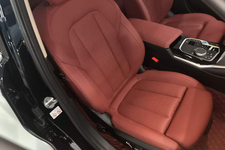 Used BMW i3 2024 eDrive 35 L
