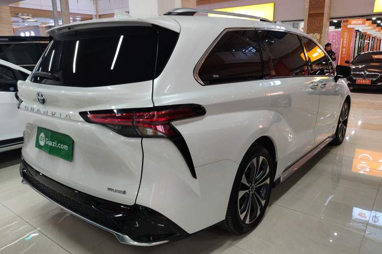 Used Toyota Granvia 2023 2.5L Hybrid Prestige VIP Edition