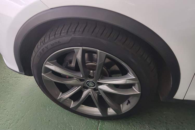 Used BYD Tang New Energy 2019 EV600D Four-Wheel Drive Smart Connectivity Leading Model
