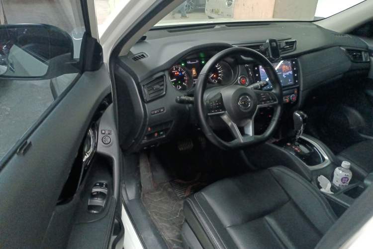 Used Nissan X-Trail 2022 2.0L Two-Wheel Drive Smart Connect & Comfort Edition
