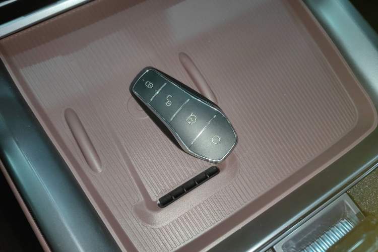 Used BYD Seal 2023 DM-i 1.5T 121km Prestige Model
