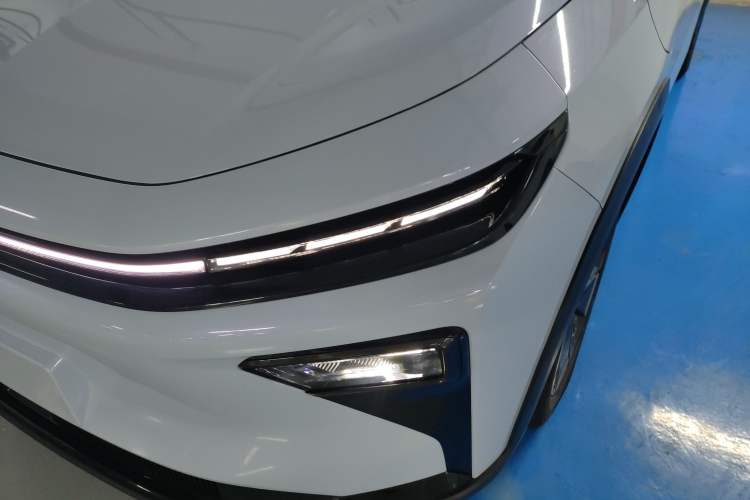 Used Livan Livan 7 2024 605 km Glory Edition