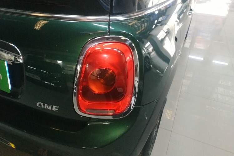 Used  MINI 2018 1.5T ONE
