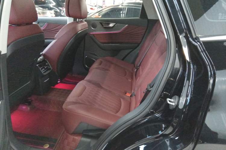 Used Hongqi HS5 2023 2.0T Four-Wheel Drive Flagship Pro Edition
