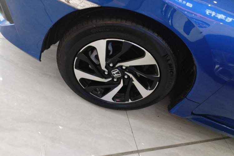 Used Honda Civic 2016 220TURBO CVT Luxury Edition
