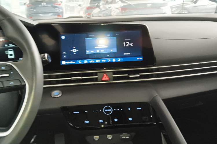 Used Hyundai Elantra 2021 1.5L CVT LUX Prestige Edition