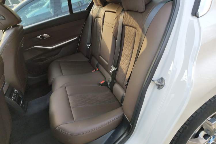 Used BMW i3 2024 eDrive 35 L
