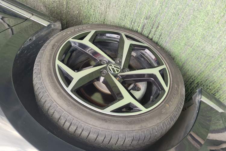 Used Volkswagen Magotan 2023 2 Million Units Limited Edition 330TSI DSG Leading Version
