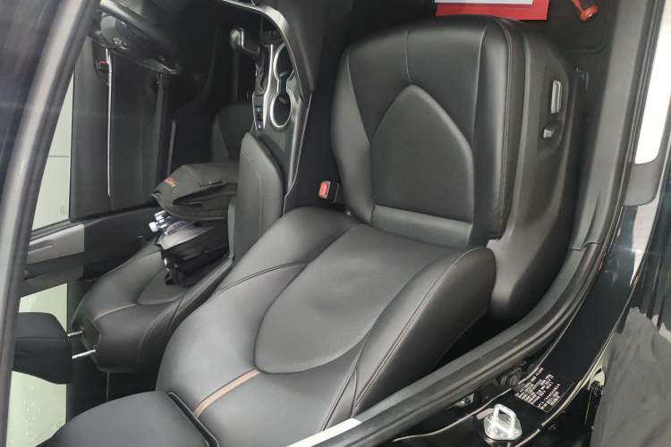 Used Toyota Camry 2021 2.0G Luxury Edition
