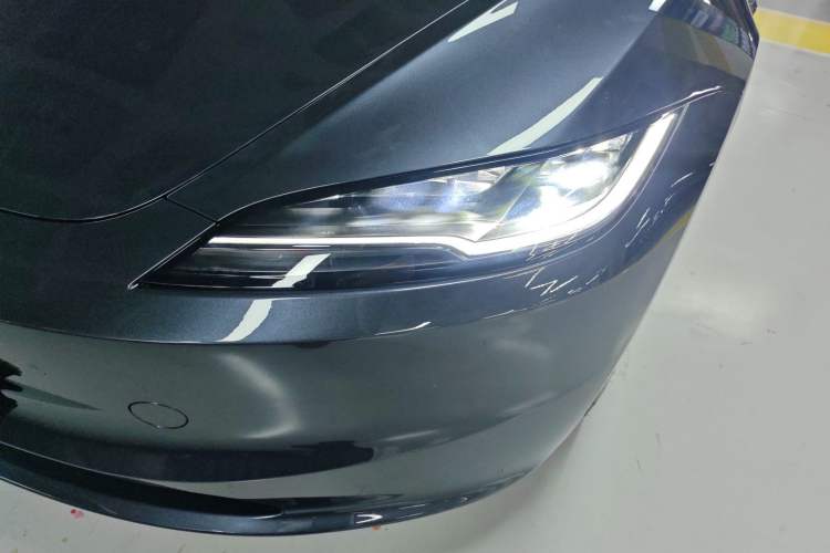 Used Tesla Model 3 2025 Rear-Wheel-Drive Version
