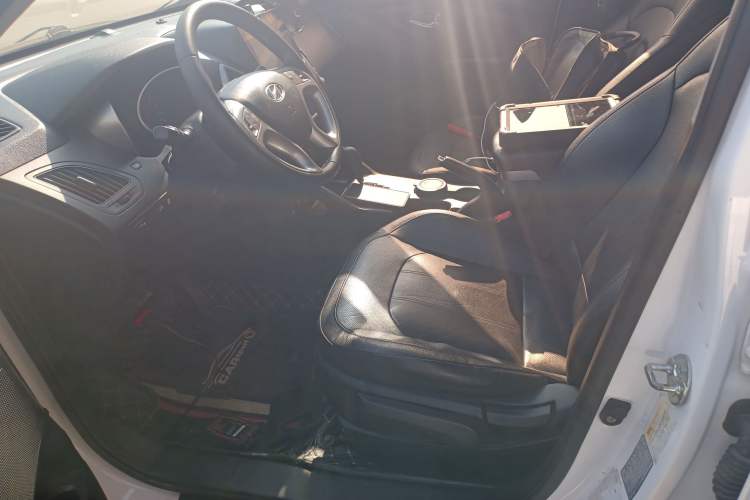 Used Hyundai ix35 2015 2.0L Automatic 2WD Smart Version China V Standard
