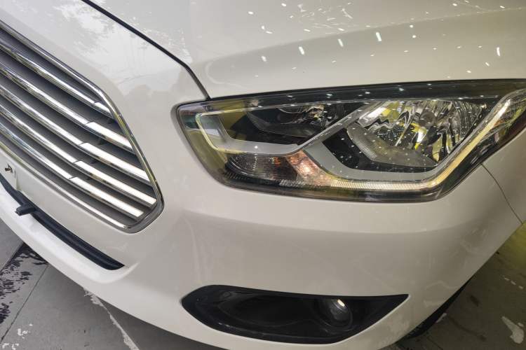 Used Ford Escort 2015 1.5L Automatic Comfort Edition
