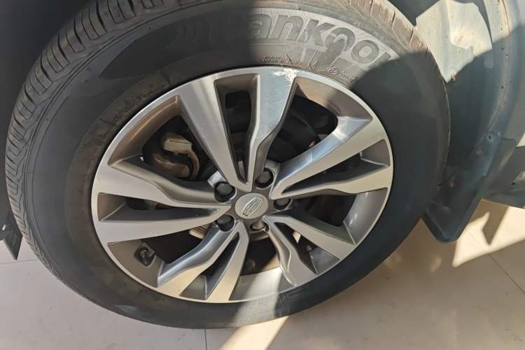 Used Geely Auto Emgrand X7 Sport 2016 1.8TD Automatic ZhiZun Version
