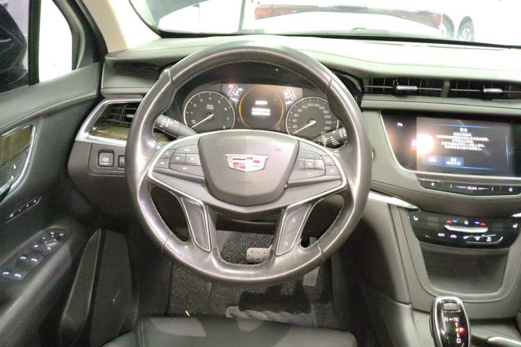 Used Cadillac XT5 2018 25T Luxury Model