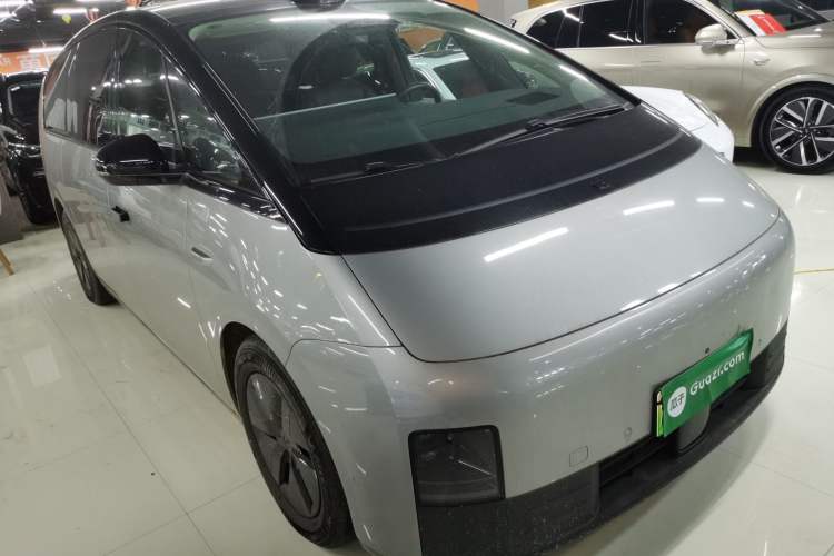 Used Li Auto MEGA 2024 Ultra Model
