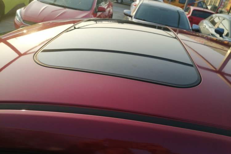 Used Nissan Tiida 2016 1.6L CVT Cool Dynamic Edition