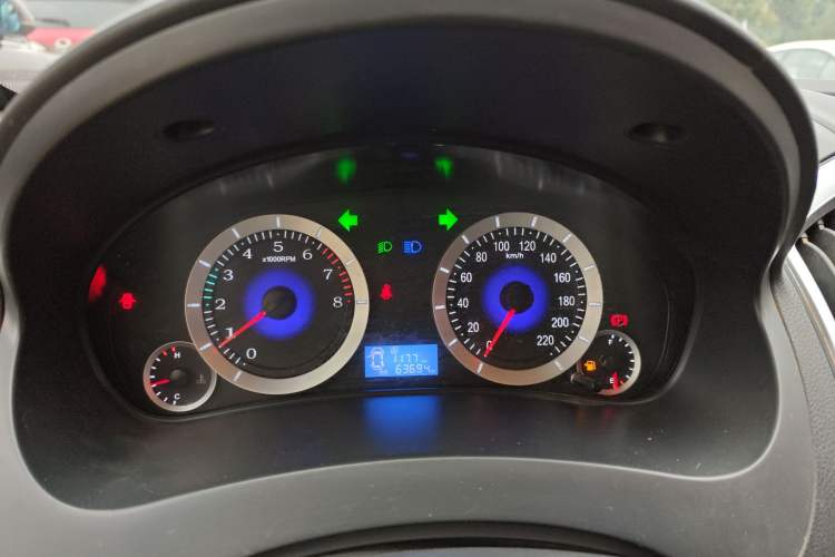 Used Geely Auto Diamond 2016 1.5L Manual Elite Version China IV Standard
