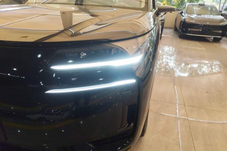 Used Denza N9 2025 Flagship Model
