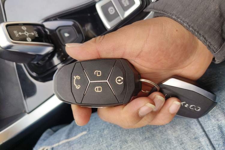 Used Lynk & Co 01 2019 2.0T Two-Wheel Drive Zhaopu Version China VI Standard
