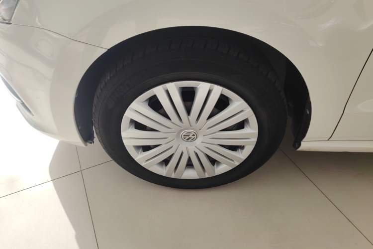 Used Volkswagen Polo 2016 1.6L Automatic Comfort Model
