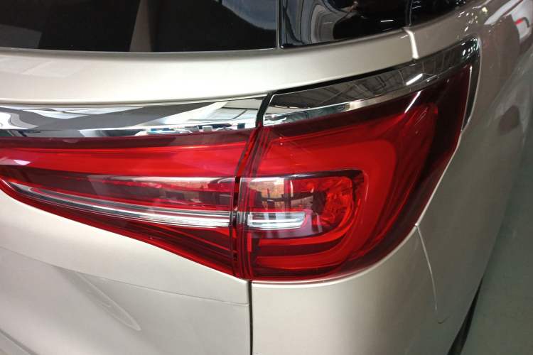 Used Buick GL8 2020 ES Land Cruiser 653T Luxury Model
