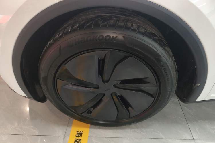 Used Tesla Model Y 2025 Long-Range All-Wheel Drive First Edition
