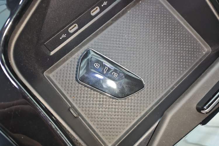 Used Volkswagen Talagon 2023 380TSI Four-Wheel Drive R-Line Cruise Edition
