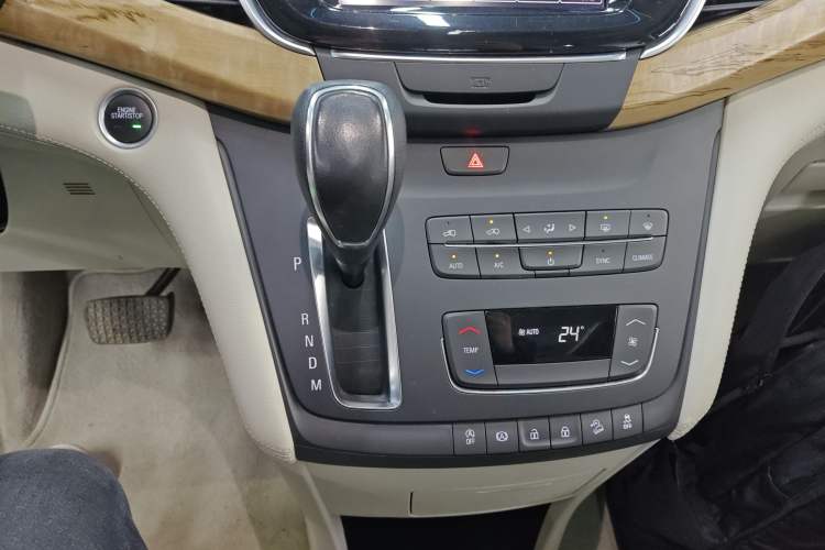 Used Buick GL8 2017 ES 28T Comfort Model China V Standard
