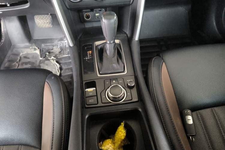 Used Mazda CX-4 2018 2.0L Automatic Two-Wheel Drive Blue Sky Dynamic Version China V Standard
