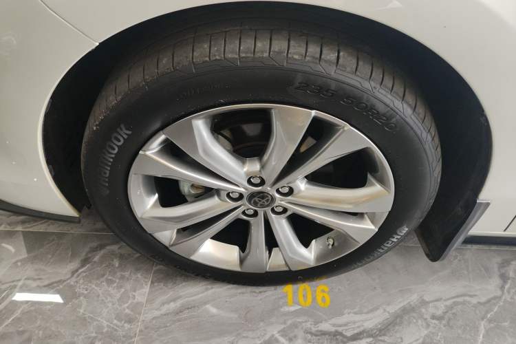 Used Toyota Sienna 2023 2.5L Hybrid Deluxe Edition