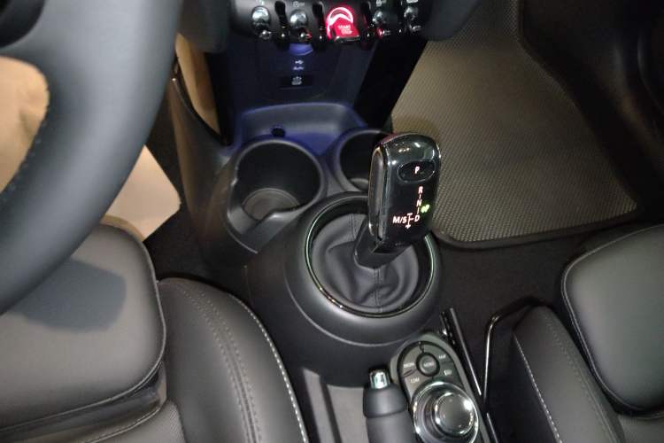 Used  MINI 2023 1.5T COOPER Artist